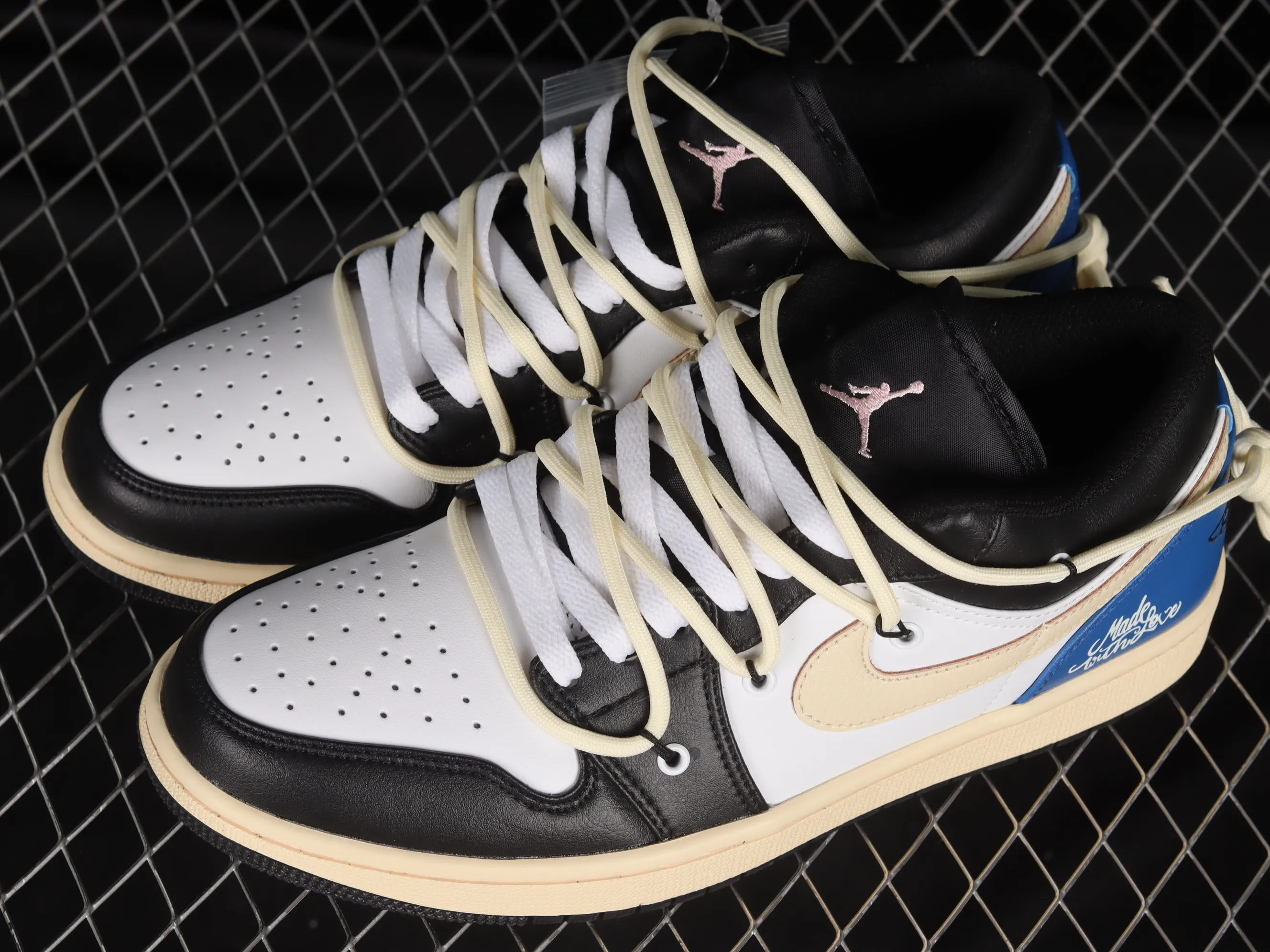 All categories Air Jordan Jordan series basketball shoes Air Jordan 1 Low Z version Air Jordan 1 Low AJ1 Joe 1 customized version Vibe flavor deconstruction Sports culture basketball shoes 553558-062
